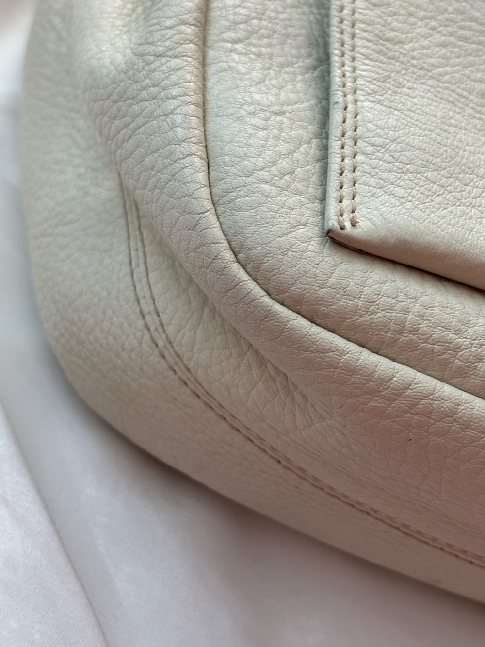Givenchy Life Vintage Soft Pebble Leather Crossbody Bag, Off-White, EVC - Picture 8 of 16